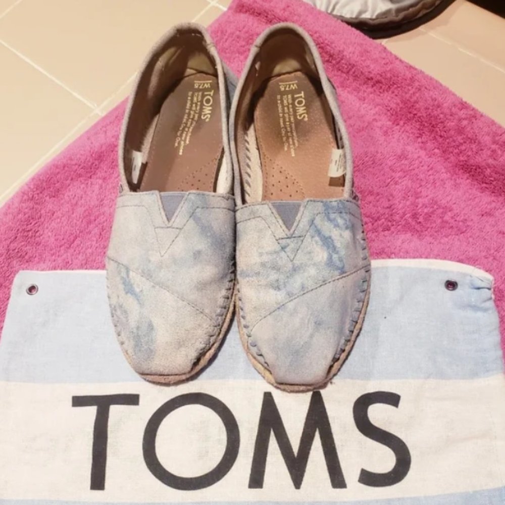 Women's TOMS Shoes Size 7.5